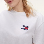T Shirt femme Tommy Jeans blanc logo badge tee