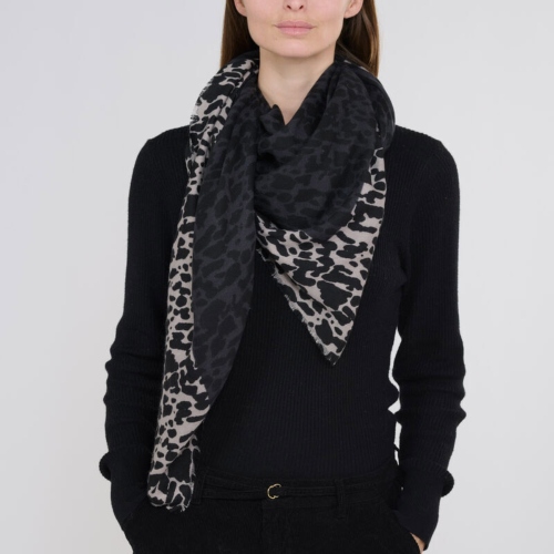 Echarpe Le Temps des Cerises Marta motif Leopard