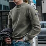 Pull Freeman T Porter homme Baton Varsity kaki