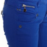 Jean Freeman T Porter femme modèle Alexa bleu ultramarine coupe slim