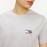 T Shirt Tommy Hilfiger gris avec logo Tommy Jeans