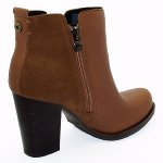 Chaussures Tommy Hilfiger femme type bottes courtes à talons en cuir cognac modèle Jade