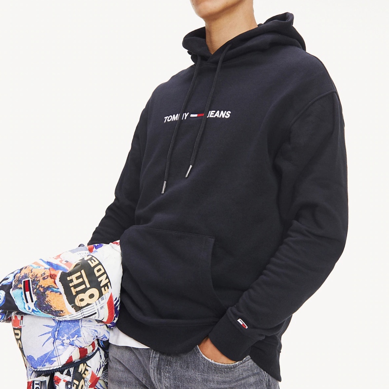 https://www.street-online.com/Files/17303/Img/20/sweat-tommy-hilfiger-jeans-a-capuche-noir-logo-brode-DM0DM07030-BBU-zoom.jpg