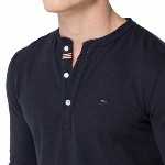 T Shirt Homme Tommy Hilfiger modèle Trump en coton noir