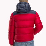 Doudoune Tommy Hilfiger Jeans homme rouge et bleu marine